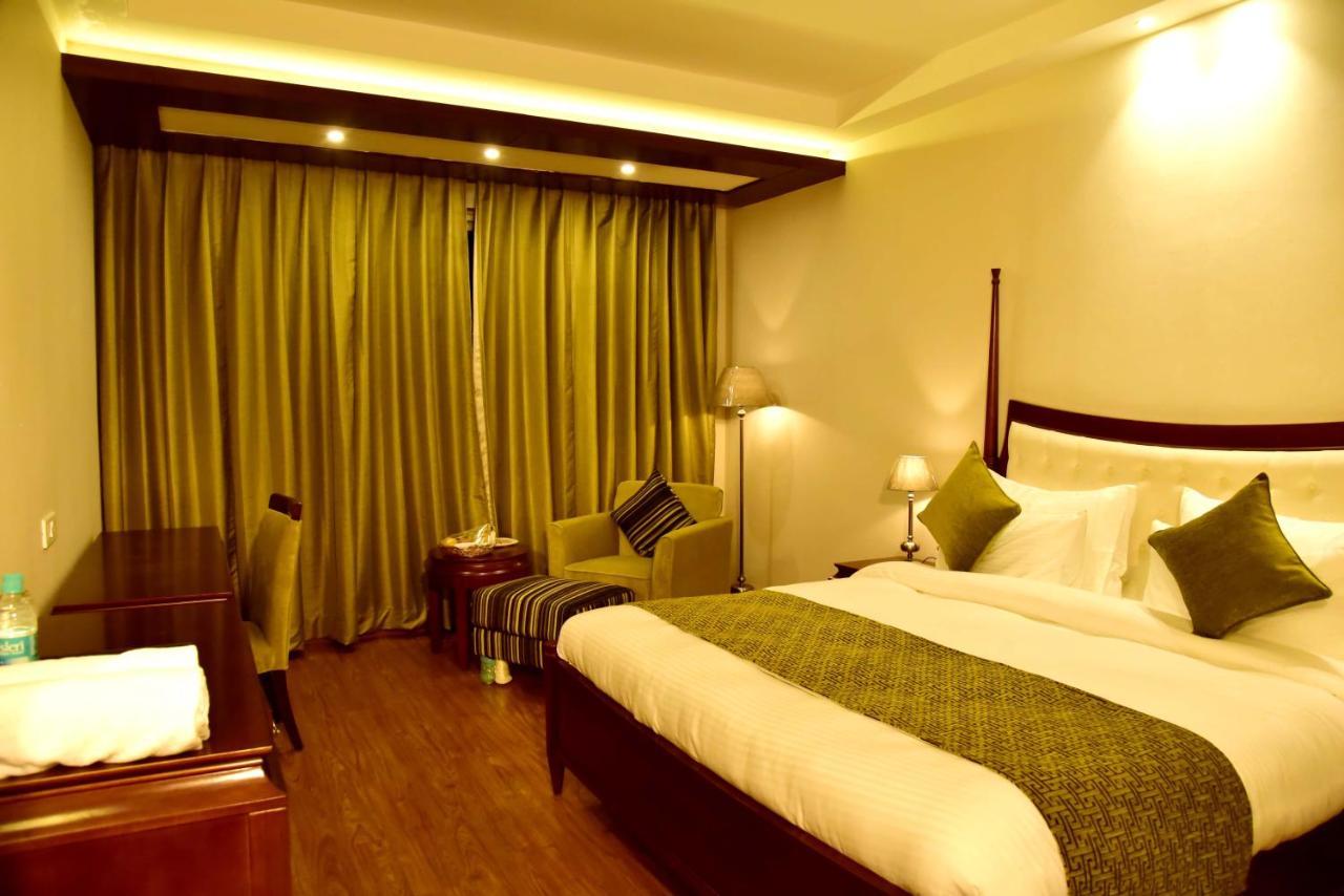 Season Hotel ไนนิตาล ภายนอก รูปภาพ
